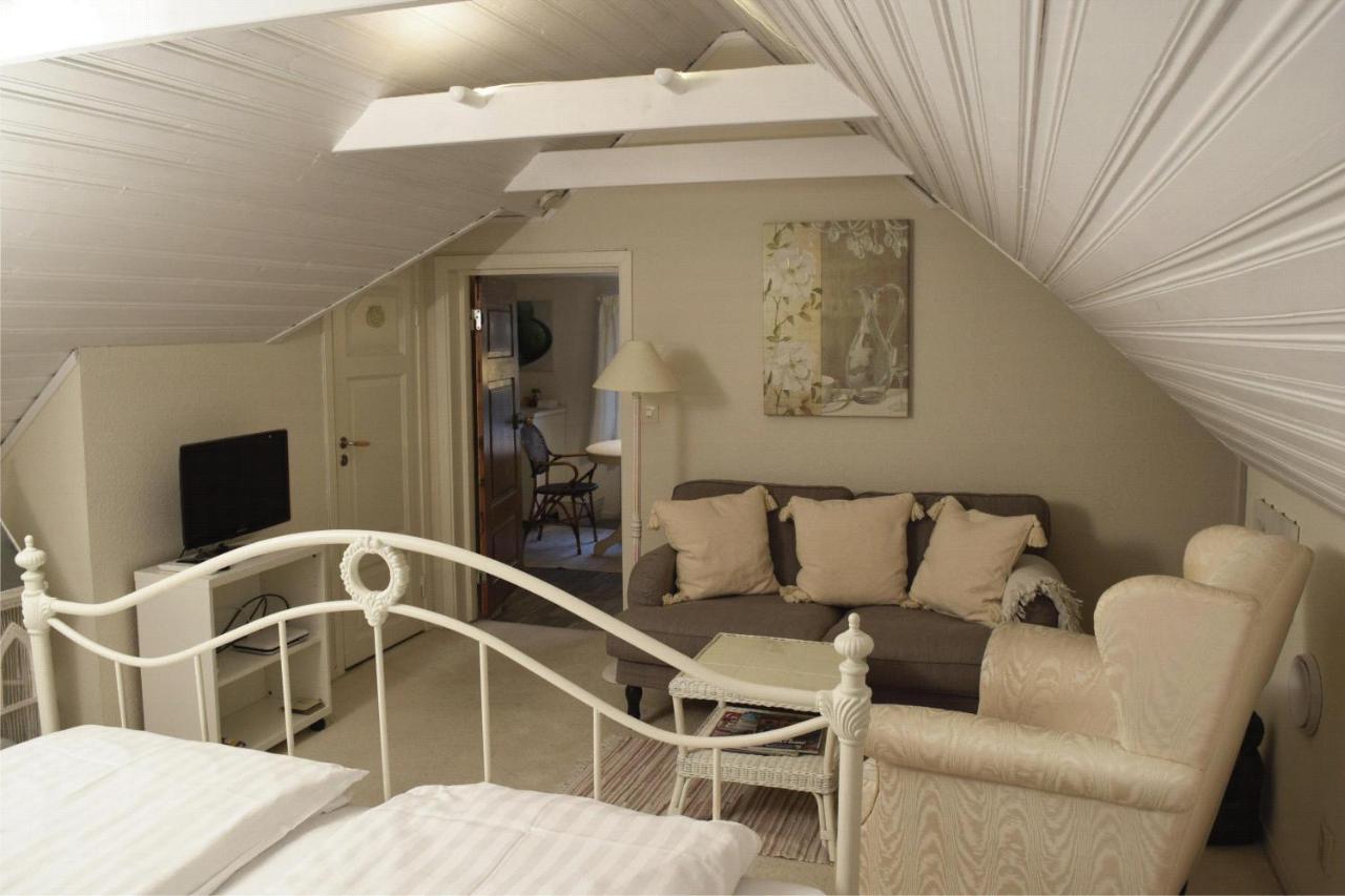Villa Luna Breakfast Hotel Killeberg Екстер'єр фото